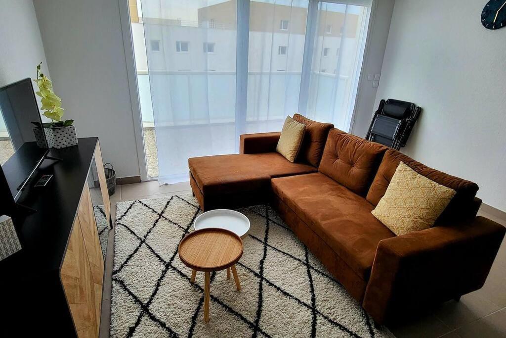 Appartement Avec Balcon/Terrasse モントゥー エクステリア 写真